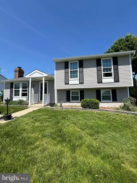 8 Class Ct, Parkville, MD 21234