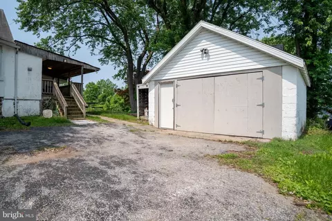 6701 Edwards Ave, Windsor Mill, MD 21244 photo 4
