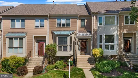 12 Taverngreen Ct, Baltimore, MD 21209