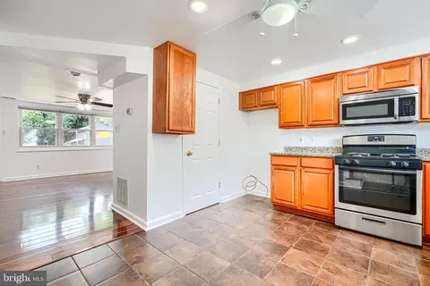 925 Catawba Ct, Halethorpe, MD 21227 photo 5