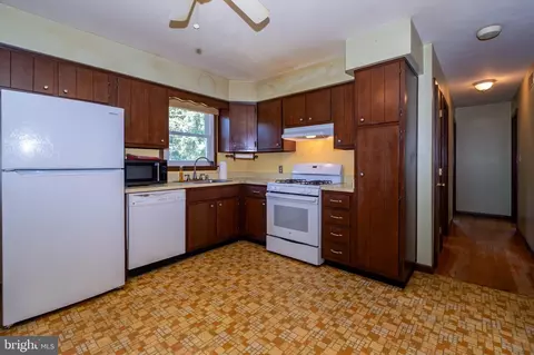 Entry Way - 2916 York Manor Rd, Phoenix, MD 21131 photo 1 of 1
