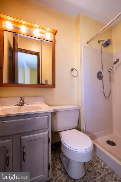 Bath - 2916 York Manor Rd, Phoenix, MD 21131 photo 1 of 3