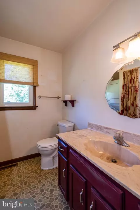 Bath - 2916 York Manor Rd, Phoenix, MD 21131 photo 3 of 3