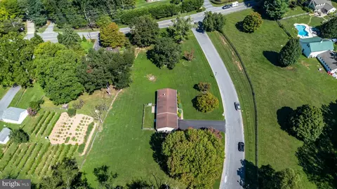 View/Area - 2916 York Manor Rd, Phoenix, MD 21131 photo 2 of 3