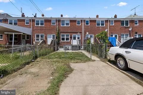 Exterior - 2134 Redthorn Rd, Middle River, MD 21220 photo 2 of 5