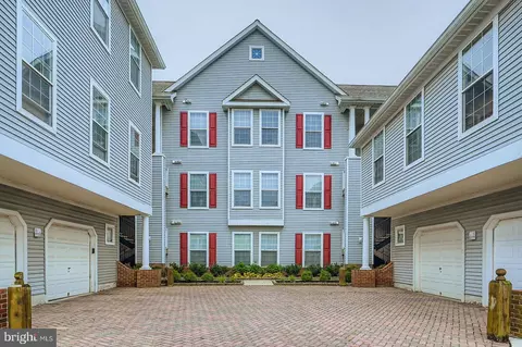 5003 Hollington Dr #305, Owings Mills, MD 21117