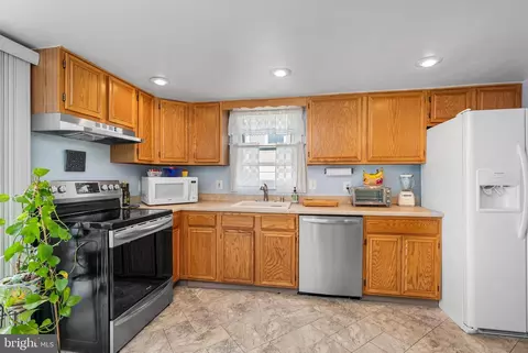 7930 Rolling View Ave, Nottingham, MD 21236 photo 13