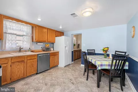 7930 Rolling View Ave, Nottingham, MD 21236 photo 12