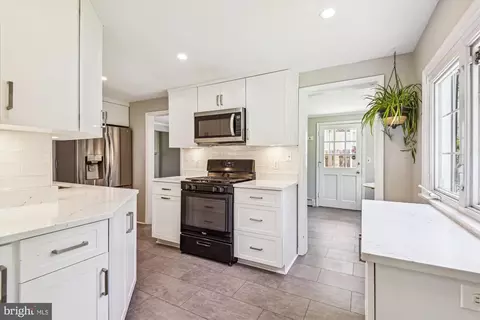 Kitchen - 1402 Ruxton Rd, Towson, MD 21204 photo 3 of 3