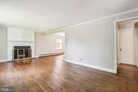 Living - 1402 Ruxton Rd, Towson, MD 21204 photo 3 of 7