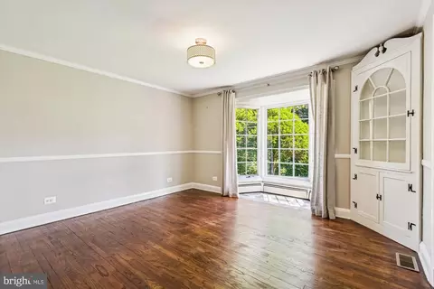 Living - 1402 Ruxton Rd, Towson, MD 21204 photo 5 of 7