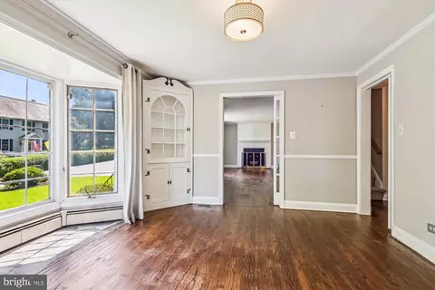 Living - 1402 Ruxton Rd, Towson, MD 21204 photo 6 of 7