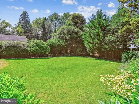 Exterior - 1402 Ruxton Rd, Towson, MD 21204 photo 3 of 7