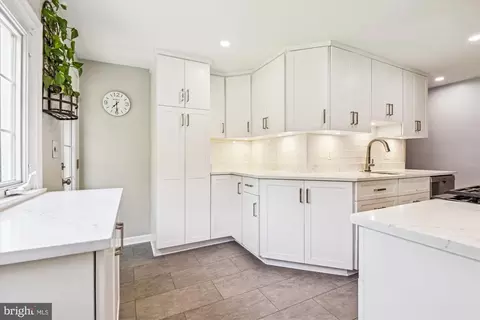 Kitchen - 1402 Ruxton Rd, Towson, MD 21204 photo 2 of 3