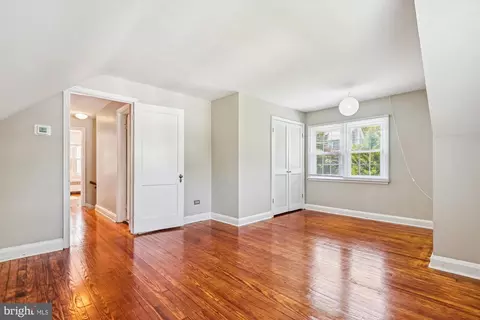 Bedroom - 1402 Ruxton Rd, Towson, MD 21204 photo 2 of 3