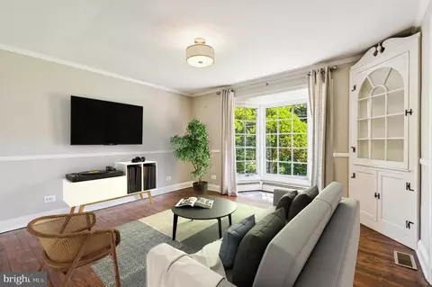 Living - 1402 Ruxton Rd, Towson, MD 21204 photo 4 of 7