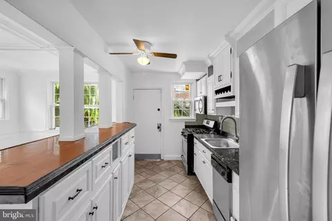 204 Burke Ave, Towson, MD 21286 photo 4