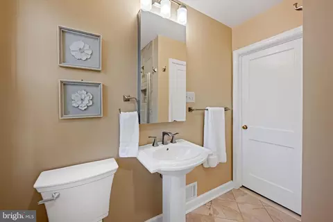 210 Stanmore Rd, Baltimore, MD 21212 photo 23