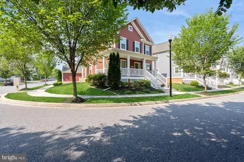1712 Renaissance Dr, Essex, MD 21221