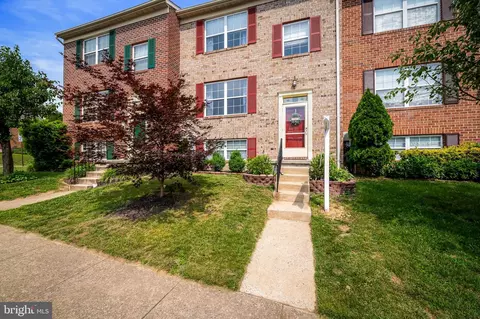 4 Beaver Pond Cir, Parkville, MD 21234