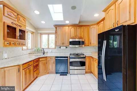 4534 Todd Pt, Sparrows Point, MD 21219 photo 5