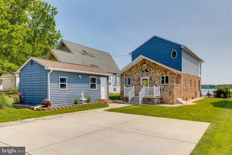 4534 Todd Pt, Sparrows Point, MD 21219