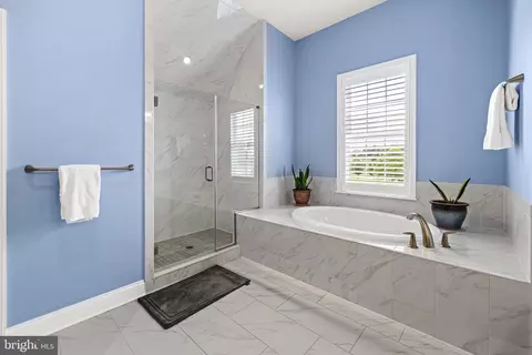 Bath - 14309 Oak Meadow Rd, Baldwin, MD 21013 photo 3 of 3