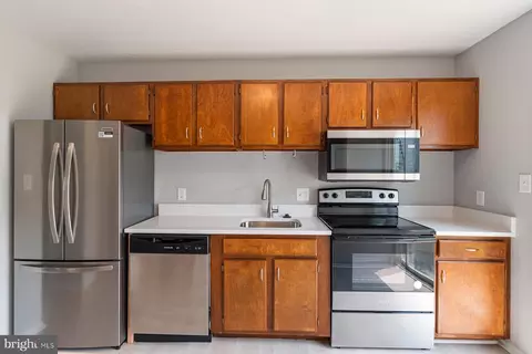 13 Pineknot Ct, Baltimore, MD 21207