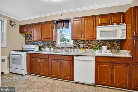 107 E Overlea Ave E, Baltimore, MD 21206 photo 10