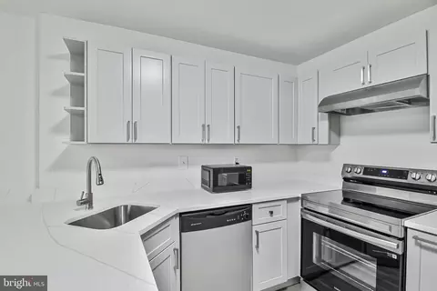 Kitchen - 20 Deer Run Ct #D, Halethorpe, MD 21227 photo 2 of 3