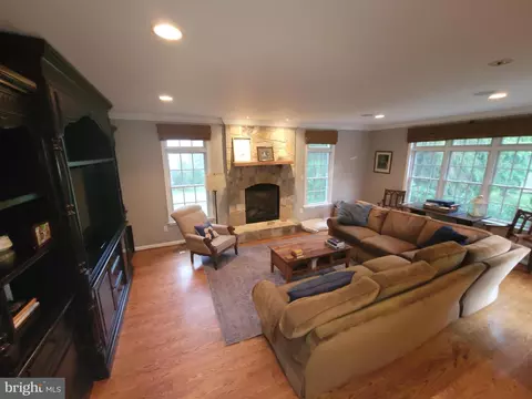 Living - 2424 Stanwick Rd, Phoenix, MD 21131 photo 2 of 7