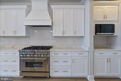 Entry Way - 7108 River Drive Rd, Sparrows Point, MD 21219 photo 1 of 6