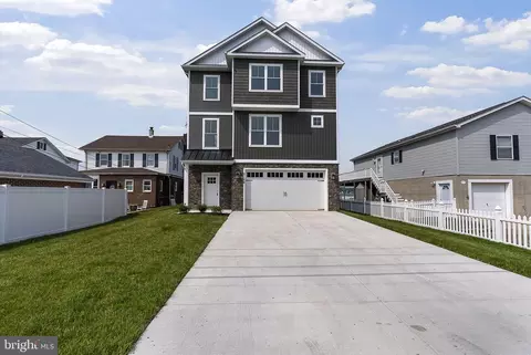 Exterior - 7108 River Drive Rd, Sparrows Point, MD 21219 photo 3 of 5