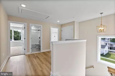 Entry Way - 7108 River Drive Rd, Sparrows Point, MD 21219 photo 5 of 6