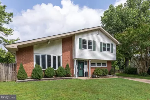802 Streambank Ct, Towson, MD 21286