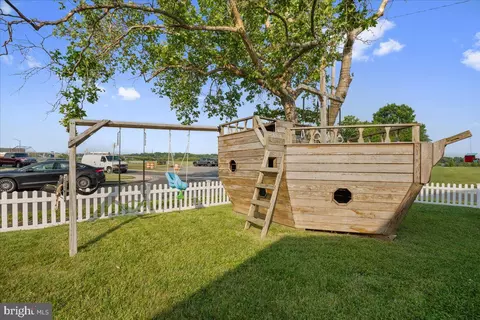8255 Longpoint Rd, Dundalk, MD 21222 photo 16
