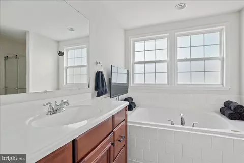 8255 Longpoint Rd, Dundalk, MD 21222 photo 50