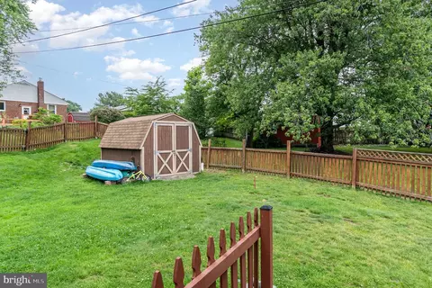 Exterior - 5200 Daybreak Ct, Baltimore, MD 21206 photo 4 of 6
