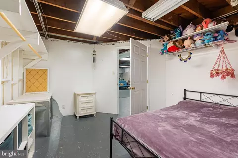 Bedroom - 5200 Daybreak Ct, Baltimore, MD 21206 photo 6 of 6
