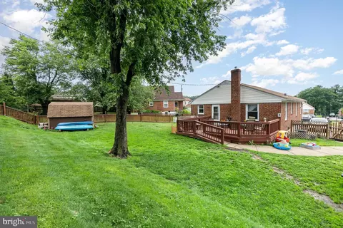 Exterior - 5200 Daybreak Ct, Baltimore, MD 21206 photo 3 of 6