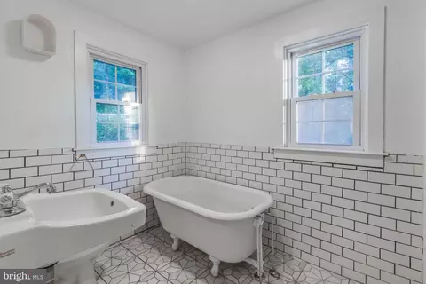 Bath - 1801 Stringtown Rd, Sparks Glencoe, MD 21152 photo 1 of 1