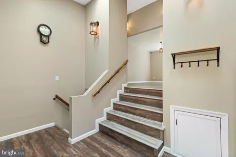 Entry Way - 13033 Bottom Rd, Hydes, MD 21082 photo 1 of 5
