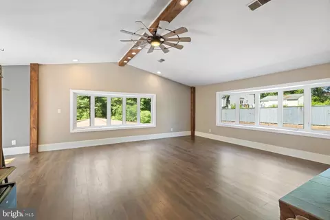 Living - 13033 Bottom Rd, Hydes, MD 21082 photo 3 of 5