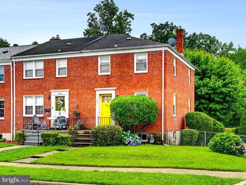 1801 Darrich Dr, Parkville, MD 21234
