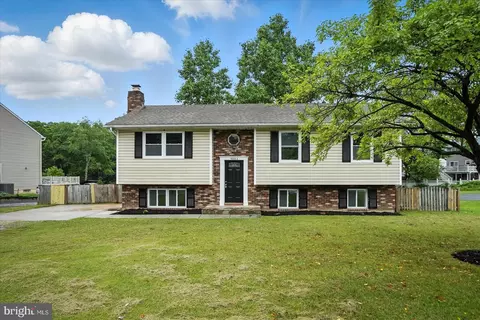 9884 Bird River Rd, Middle River, MD 21220