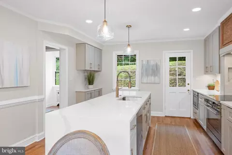 Kitchen - 7819 Overbrook, Ruxton, MD 21204 photo 7 of 8