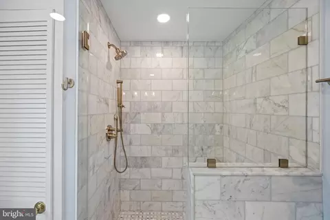 Bath - 7819 Overbrook, Ruxton, MD 21204 photo 2 of 9