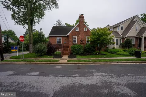 26 Locust Dr, Catonsville, MD 21228