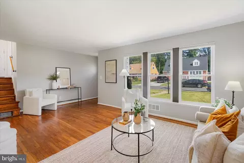 1306 Sudvale Rd, Pikesville, MD 21208