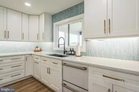Kitchen - 4012 Chestnut, Middle River, MD 21220 photo 3 of 6